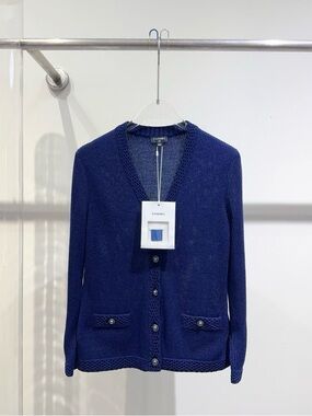 🚩steal CHANEL Navy Metallic Knit Top